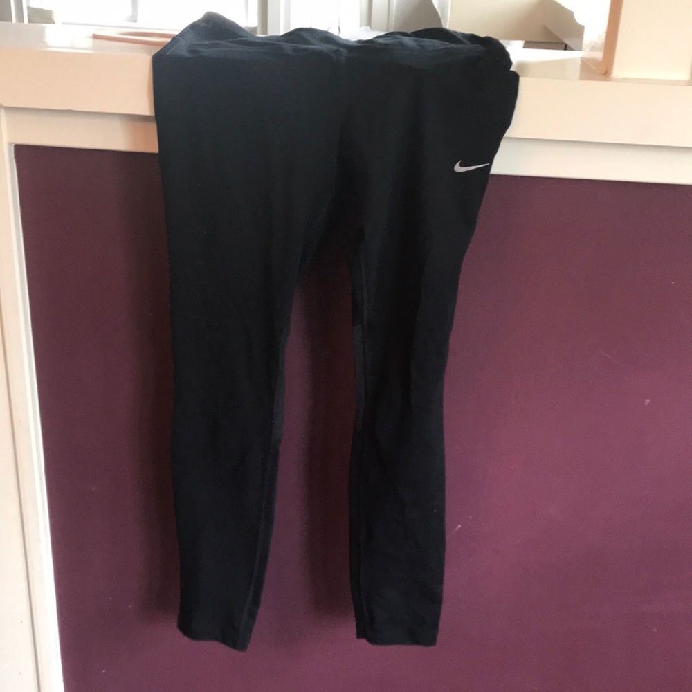 Black Nike leggings